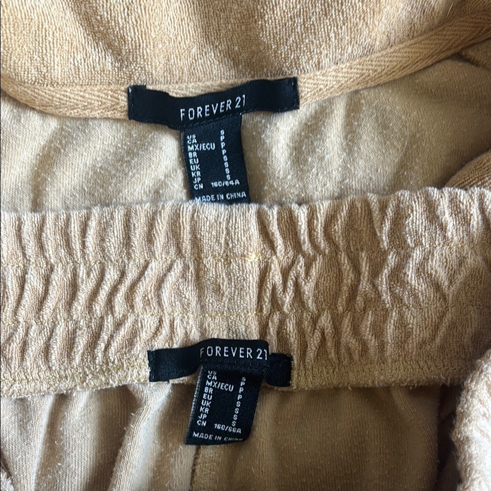 Cozy Tan Set - Picture 2 of 2